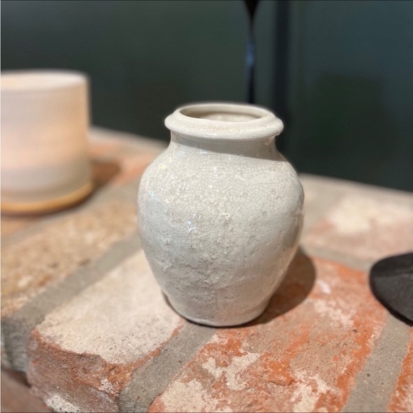 Marie Small Distressed Crackle Ceramic Vase - Magnolia - Picture 3 of 9